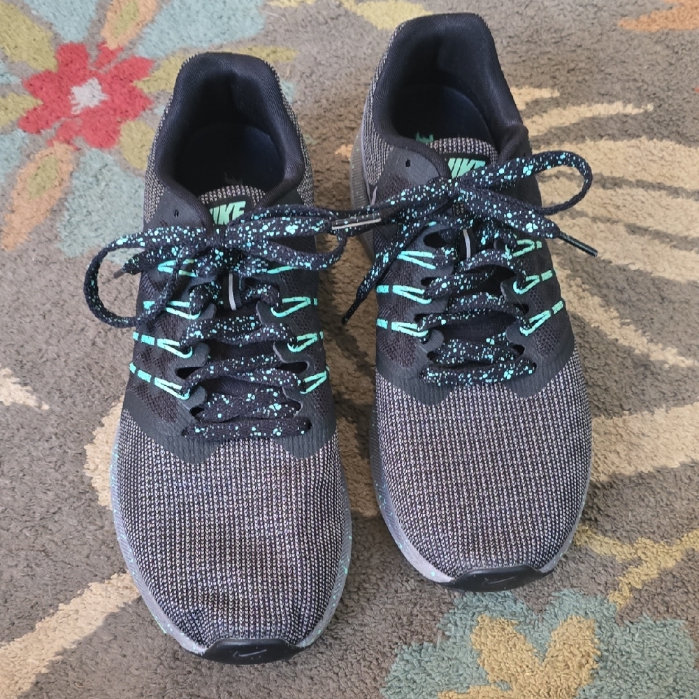 Nike Women's Black and Aqua Athletic Shoes